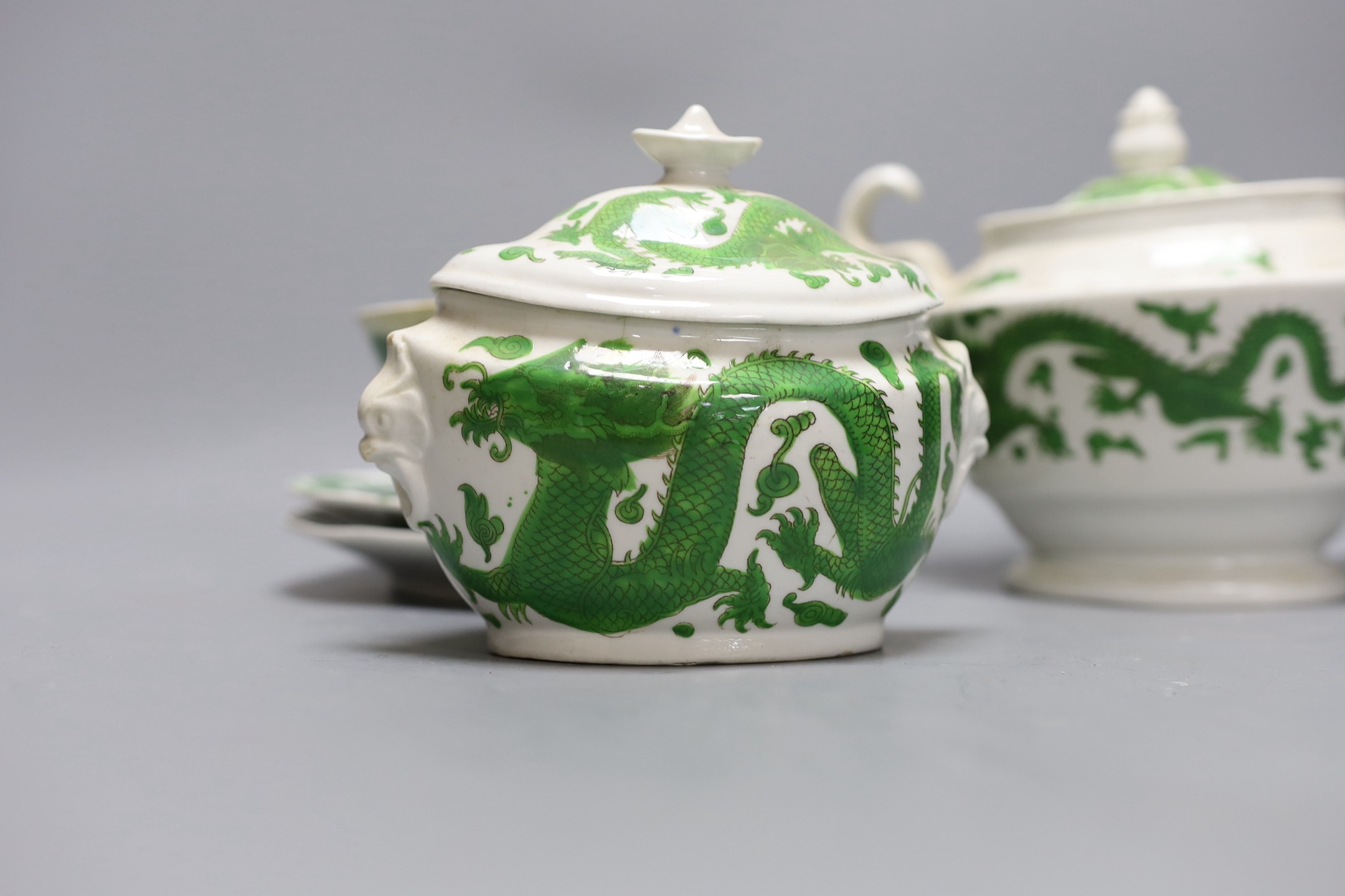 An English porcelain green dragon design part teaset, c.1820, teapot 18 cms high